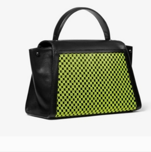 MICHAEL KORS☆ Whitney MD Checkerboard satchel. - Picture 4 of 10